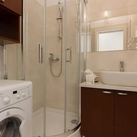 New Town Square For 5 Guests By Renters Warsaw